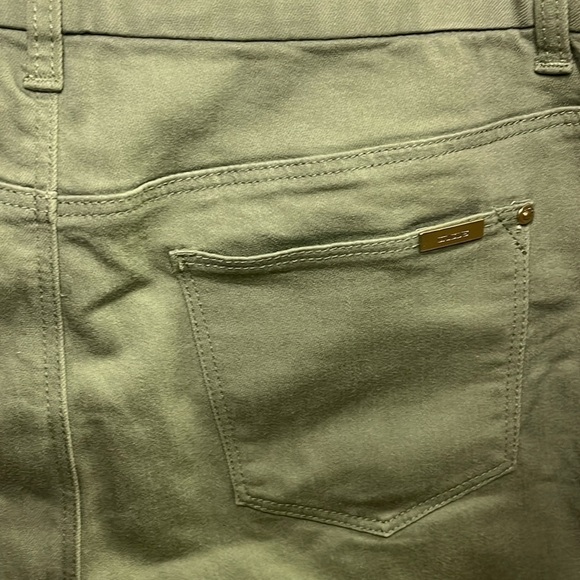 Chicos size one olive green, so slimming girlfriend, ankle pants, women’…​ - Picture 2 of 5
